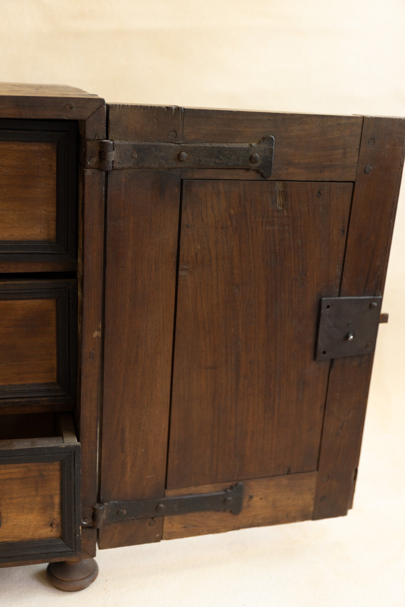 Late 17th c. Walnut Table Cabinet